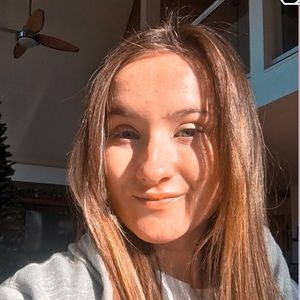 Meet your Posher, Olivia